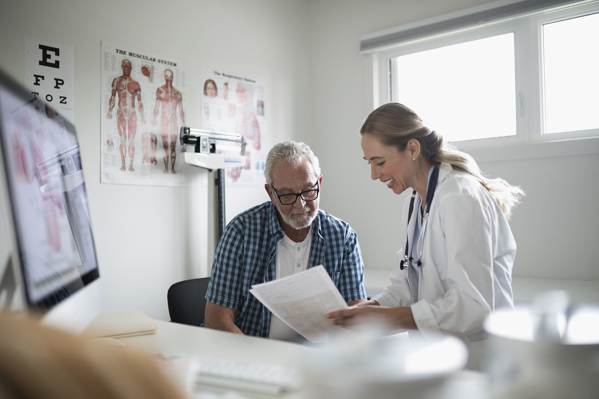 doctor-explaining-risks-of-falling doctor explaining risks of falling